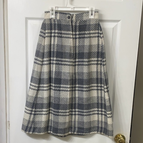 Vintage Plaid Skirt - Picture 5 of 10